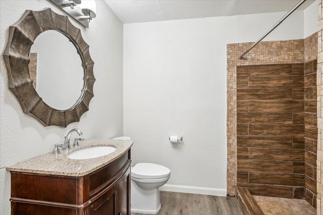 108 Reaves Lane, Hurst, TX 76053