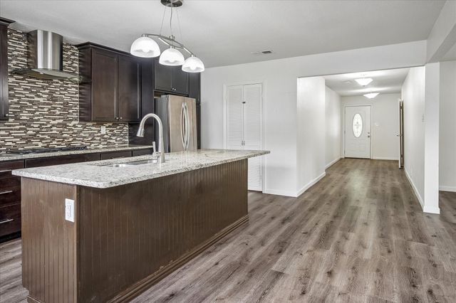 108 Reaves Lane, Hurst, TX 76053