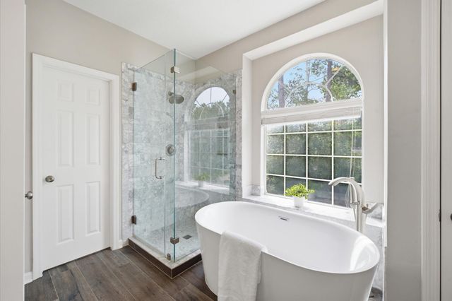 74 W Summer Storm Circle, The Woodlands, TX 77381