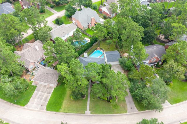 74 W Summer Storm Circle, The Woodlands, TX 77381