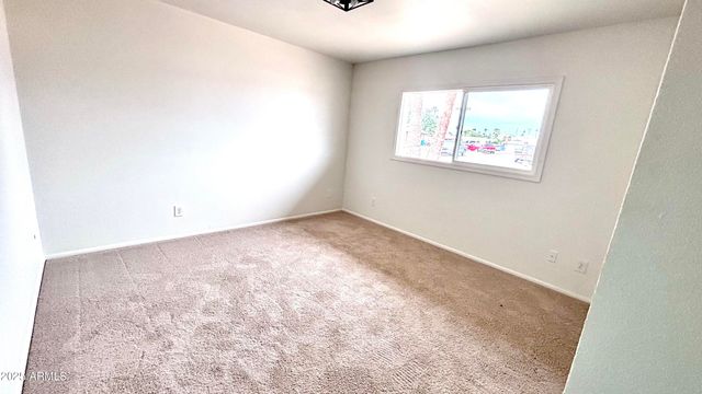 4031 W DENTON Lane, Phoenix, AZ 85019