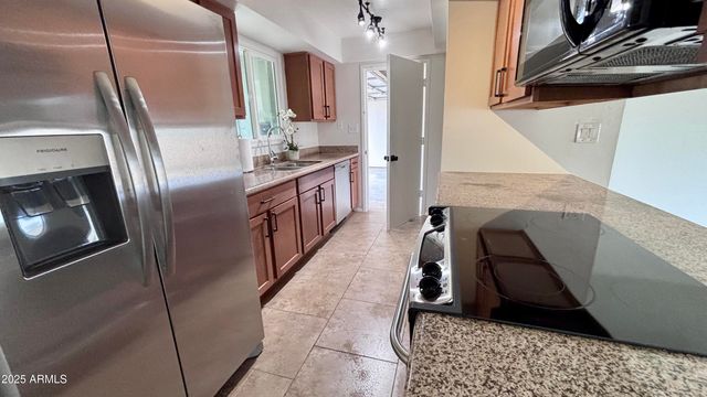 4031 W DENTON Lane, Phoenix, AZ 85019