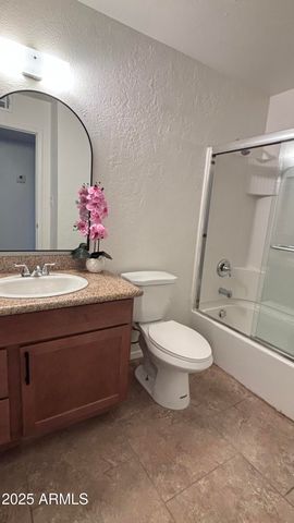 4031 W DENTON Lane, Phoenix, AZ 85019