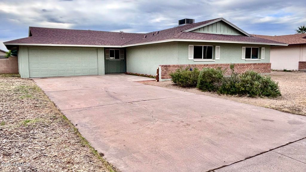 4031 W DENTON Lane, Phoenix, AZ 85019