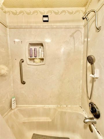 2306 NW 47th St, Lawton, OK 73505