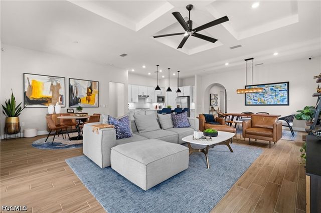 19025 Aqua Shore DR, Fort Myers, FL 33913