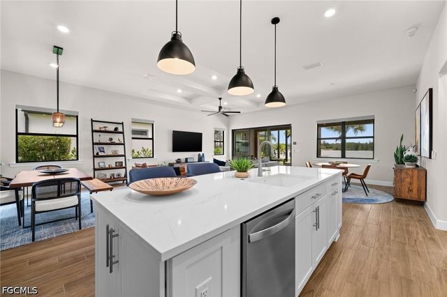 19025 Aqua Shore DR, Fort Myers, FL 33913