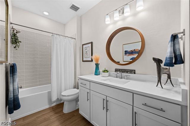 19025 Aqua Shore DR, Fort Myers, FL 33913