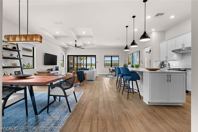 19025 Aqua Shore DR, Fort Myers, FL 33913