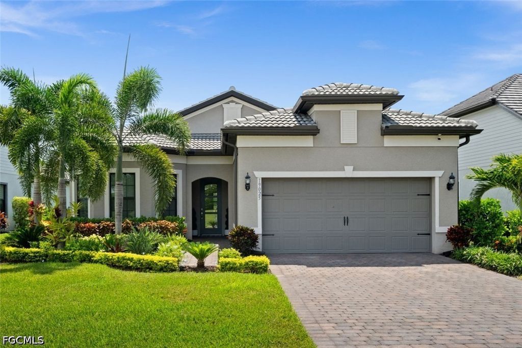 19025 Aqua Shore DR, Fort Myers, FL 33913