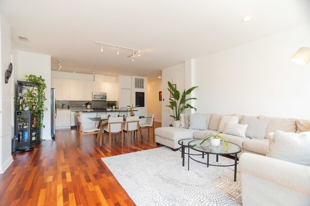 330 N Clinton Street 508, Chicago, IL 60661