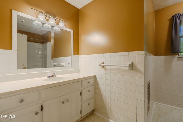 812 Redbud Drive, Greeneville, TN 37743