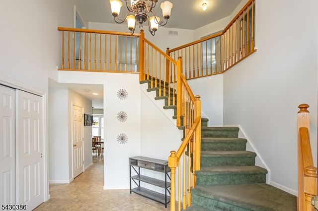 9 Mulberry Ct, Roxbury Twp., NJ 07876