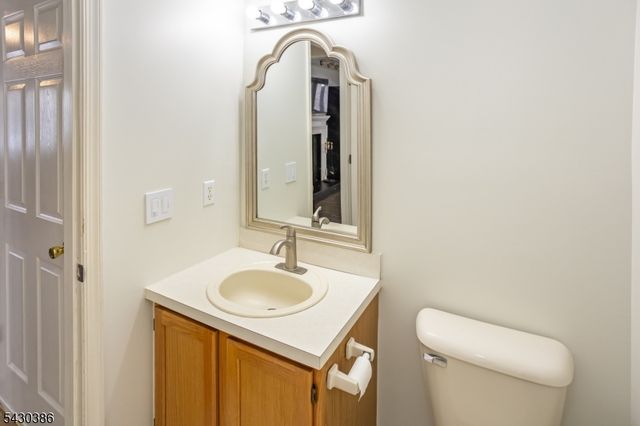 9 Mulberry Ct, Roxbury Twp., NJ 07876