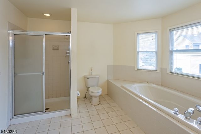 9 Mulberry Ct, Roxbury Twp., NJ 07876
