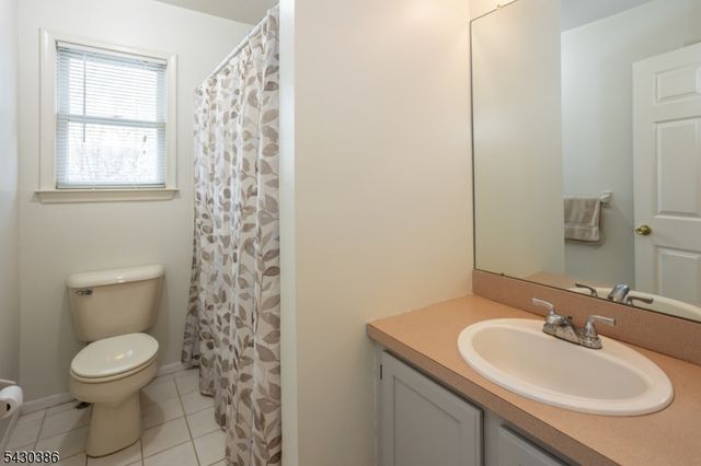 9 Mulberry Ct, Roxbury Twp., NJ 07876
