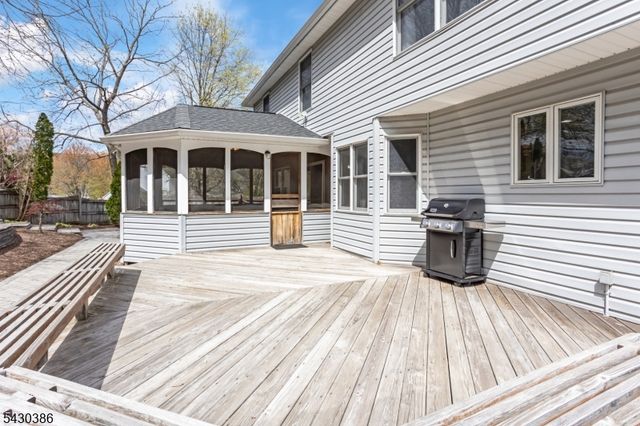 9 Mulberry Ct, Roxbury Twp., NJ 07876