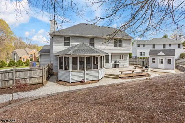 9 Mulberry Ct, Roxbury Twp., NJ 07876