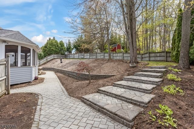 9 Mulberry Ct, Roxbury Twp., NJ 07876