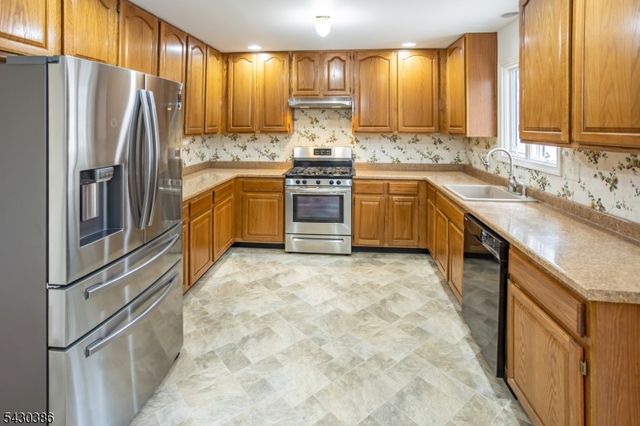 9 Mulberry Ct, Roxbury Twp., NJ 07876