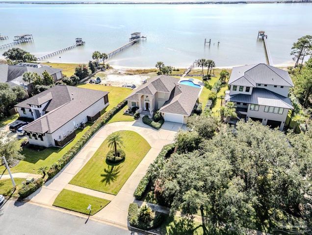 2012 Pritchard Pt, Navarre, FL 32566