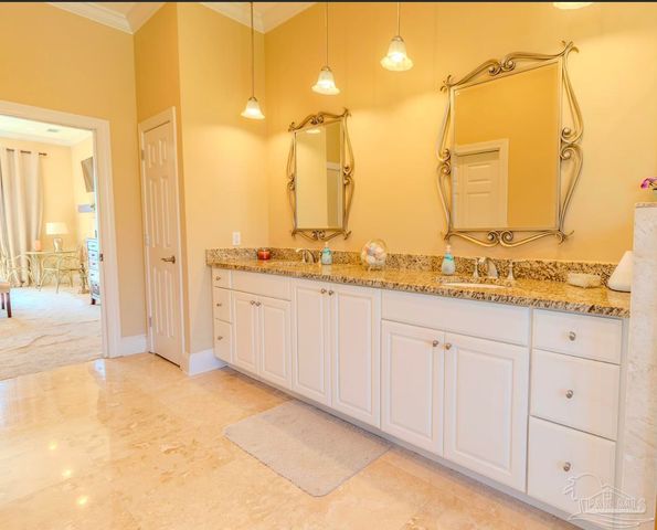 2012 Pritchard Pt, Navarre, FL 32566