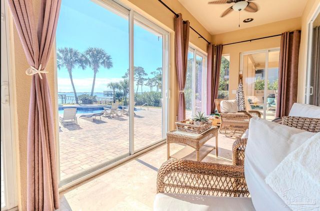 2012 Pritchard Pt, Navarre, FL 32566