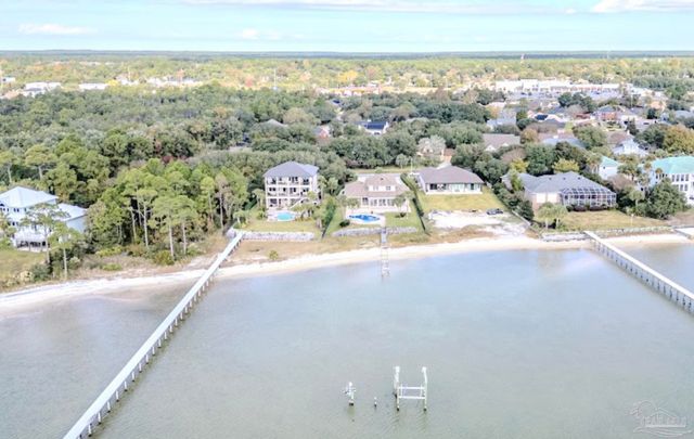 2012 Pritchard Pt, Navarre, FL 32566