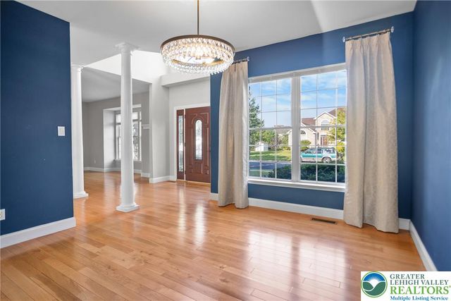 437 Sawgrass Drive, Upper Macungie Twp, PA 18104