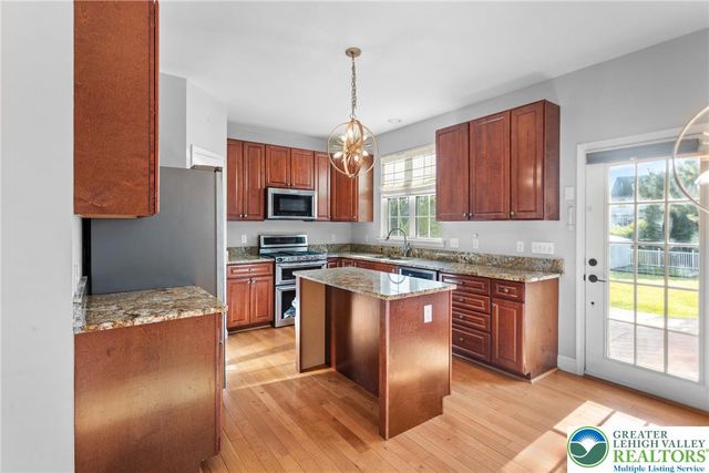 437 Sawgrass Drive, Upper Macungie Twp, PA 18104