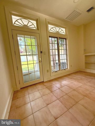 1614 LITTLEPAGE ST, Fredericksburg, VA 22401
