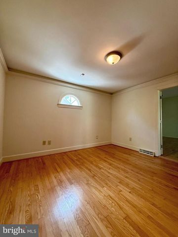 1614 LITTLEPAGE ST, Fredericksburg, VA 22401