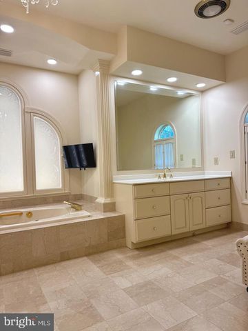 1614 LITTLEPAGE ST, Fredericksburg, VA 22401