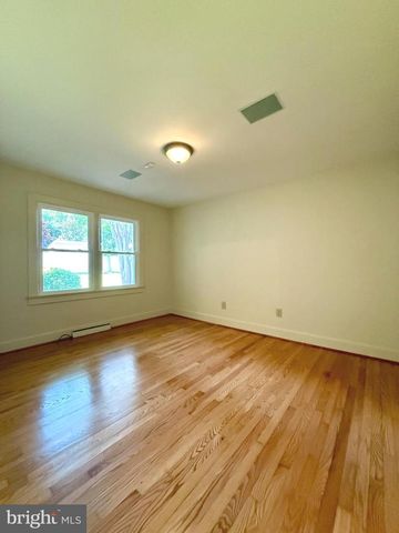 1614 LITTLEPAGE ST, Fredericksburg, VA 22401