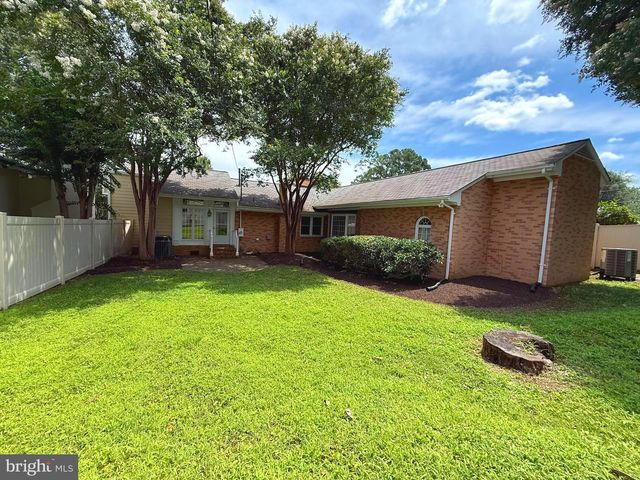 1614 LITTLEPAGE ST, Fredericksburg, VA 22401