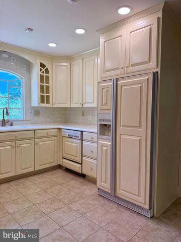 1614 LITTLEPAGE ST, Fredericksburg, VA 22401