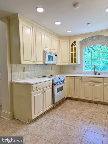 1614 LITTLEPAGE ST, Fredericksburg, VA 22401