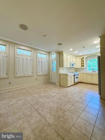 1614 LITTLEPAGE ST, Fredericksburg, VA 22401