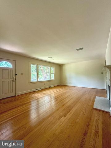 1614 LITTLEPAGE ST, Fredericksburg, VA 22401