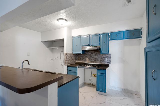 5727 Bienville Dr, San Antonio, TX 78233