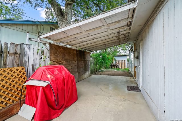 5727 Bienville Dr, San Antonio, TX 78233