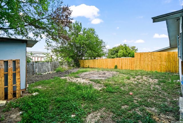 5727 Bienville Dr, San Antonio, TX 78233