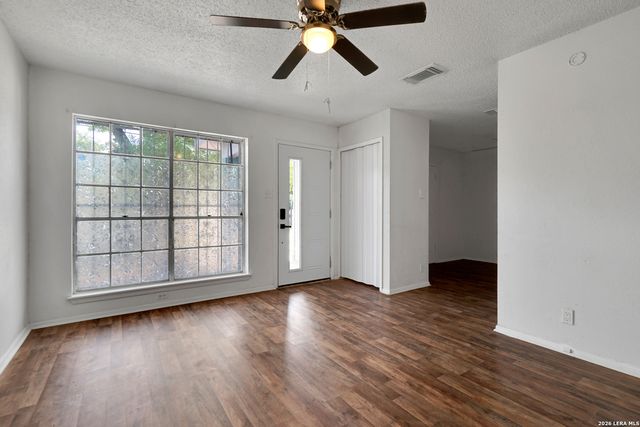 5727 Bienville Dr, San Antonio, TX 78233