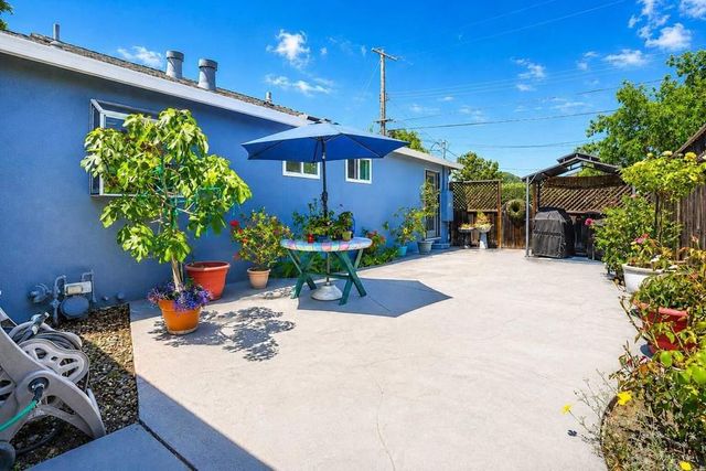 1718 Pomeroy Avenue, Santa Clara, CA 95051