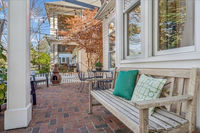 855 HARBOR ISLE CIR W, Memphis, TN 38103