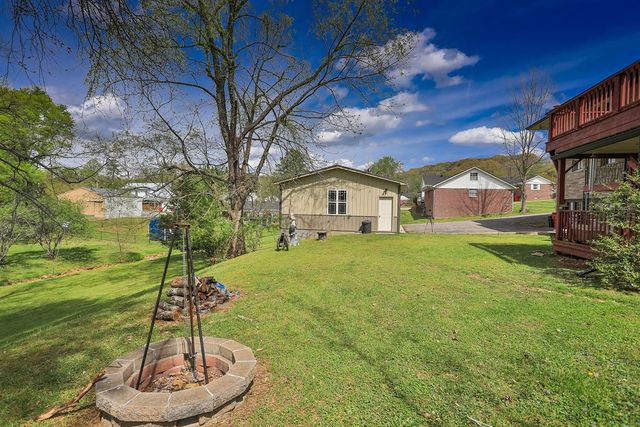 305 Myers Ter, Carthage, TN 37030