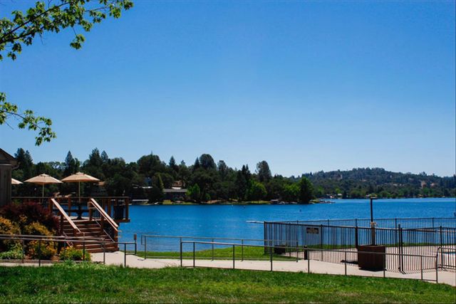 11237 Bobolink Way, Auburn, CA 95602