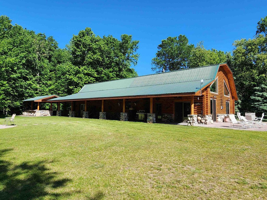 8157 Nw Kellogg Road, Clearwater Twp, MI 49612