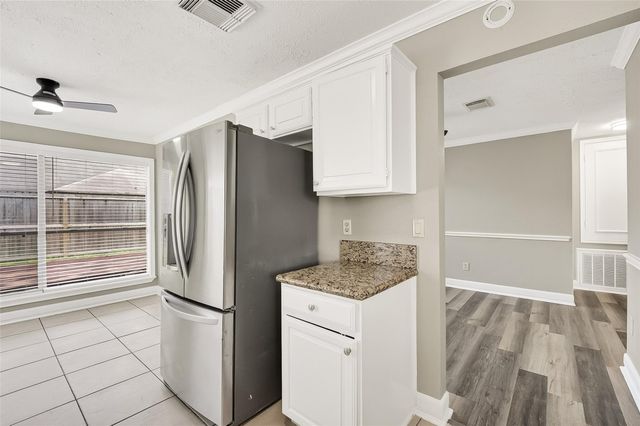 12403 Meadow Ridge Dr, Stafford, TX 77477