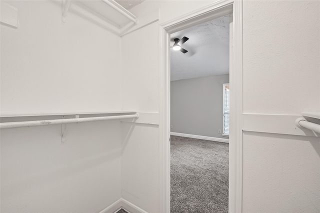 12403 Meadow Ridge Dr, Stafford, TX 77477